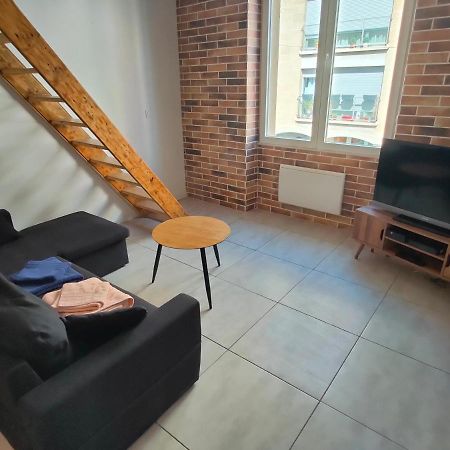 Joli Apparemment Type Loft Apartamento Clavaillan Exterior foto